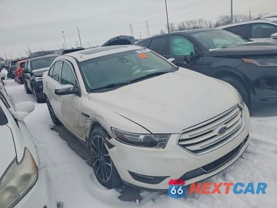 Czwarte zdjęcie samochodu z boku: 2019 FORD TAURUS LIMITED VIN:1FAHP2J85KG119502 - miniatura