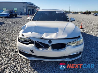 Piąte zdjęcie samochodu w środku: 2017 BMW 330 I VIN:WBA8B9G34HNU56922 - miniatura