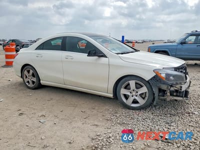 Czwarte zdjęcie samochodu z boku: 2016 MERCEDES-BENZ CLA 250 4MATIC VIN:WDDSJ4GB1GN391747 - miniatura