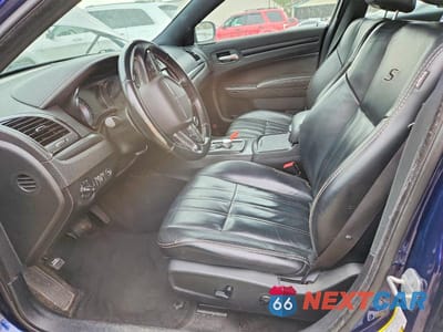 Zdjęcie 7 z 11 samochodu: 2015 CHRYSLER 300 S VIN:2C3CCABG6FH921622 - miniatura