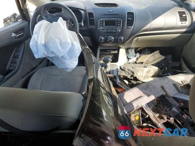 Zdjęcie 8 z 13 samochodu: 2015 KIA FORTE LX VIN:KNAFK4A68F5426090 - miniatura
