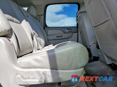 Zdjęcie 11 z 13 samochodu: 2012 CHEVROLET SUBURBAN K1500 LT VIN:1GNSKJE71CR294501 - miniatura
