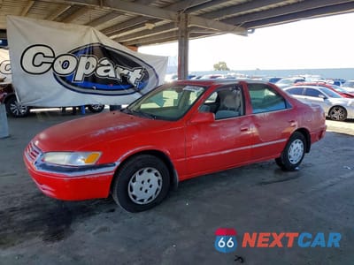 1999 TOYOTA CAMRY JT2BG28K5X0340561 - główne zdjęcie licytacji z USA - miniatura