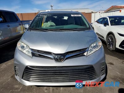 Piąte zdjęcie samochodu w środku: 2020 TOYOTA SIENNA LE 8-PASSENGER VIN:5TDKZ3DC7LS055423 - miniatura