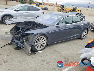 2018 TESLA MODEL S 5YJSA1E20JF282651 - główne zdjęcie licytacji z USA - miniatura