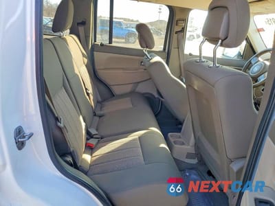 Zdjęcie 11 z 13 samochodu: 2011 JEEP LIBERTY SPORT VIN:1J4PN2GK4BW536110 - miniatura