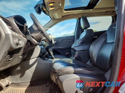 Zdjęcie 7 z 11 samochodu: 2015 JEEP CHEROKEE TRAILHAWK VIN:1C4PJMBS0FW757133 - miniatura