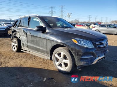 Czwarte zdjęcie samochodu z boku: 2018 MERCEDES-BENZ GLE 350 4MATIC VIN:4JGDA5HB5JB174083 - miniatura