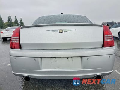 Zdjęcie 6 z 11 samochodu: 2006 CHRYSLER 300C SRT-8 VIN:2C3LA73W66H388752 - miniatura