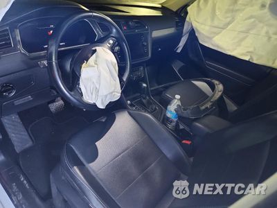 Zdjęcie 8 z 14 samochodu: 2019 VOLKSWAGEN TIGUAN SE VIN:3VV3B7AX3KM056088 - miniatura