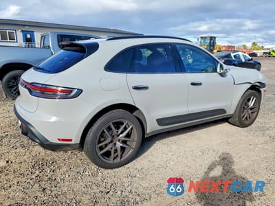Trzecie zdjęcie samochodu z tyłu: 2026 PORSCHE MACAN BASE VIN:WP1AA2A5XTLB04035 - miniatura