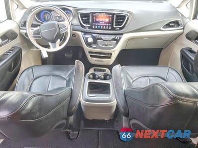 Zdjęcie 8 z 12 samochodu: 2018 CHRYSLER PACIFICA LIMITED VIN:2C4RC1GG5JR320428 - miniatura