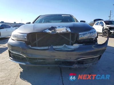 Piąte zdjęcie samochodu w środku: 2016 BMW 740 I VIN:WBA7E2C54GG546723 - miniatura