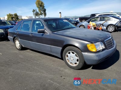 Czwarte zdjęcie samochodu z boku: 1993 MERCEDES-BENZ 400 SEL VIN:WDBGA43E3PA105967 - miniatura