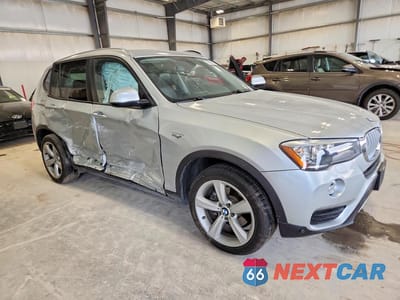 Czwarte zdjęcie samochodu z boku: 2017 BMW X3 XDRIVE28I VIN:5UXWX9C38H0W78893 - miniatura