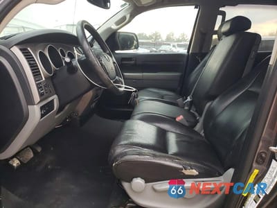 Zdjęcie 7 z 11 samochodu: 2012 TOYOTA TUNDRA CREWMAX SR5 VIN:5TFEM5F13CX039295 - miniatura