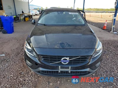 Piąte zdjęcie samochodu w środku: 2017 VOLVO S60 VIN:YV126MFL0H2420920 - miniatura