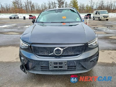 Piąte zdjęcie samochodu w środku: 2023 VOLVO XC40 RECHARGE PLUS VIN:YV4ED3UL5P2107525 - miniatura