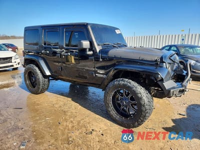 Czwarte zdjęcie samochodu z boku: 2013 JEEP WRANGLER UNLIMITED SAHARA VIN:1C4BJWEG1DL519464 - miniatura