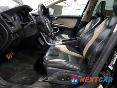 Zdjęcie 7 z 12 samochodu: 2011 VOLVO XC60 T6 VIN:YV4902DZ3B2143167 - miniatura