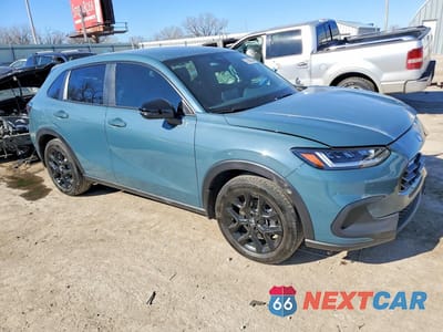 Czwarte zdjęcie samochodu z boku: 2025 HONDA HR-V SPORT VIN:3CZRZ1H50SM712053 - miniatura