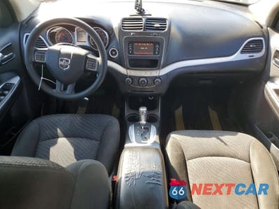 Zdjęcie 8 z 13 samochodu: 2019 DODGE JOURNEY SE VIN:3C4PDCAB1KT853050 - miniatura