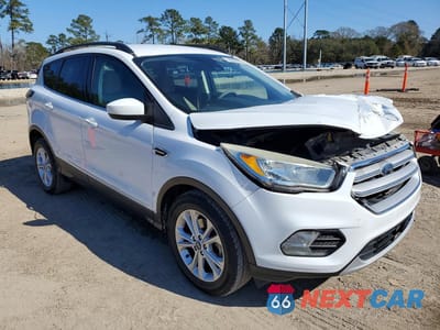 Czwarte zdjęcie samochodu z boku: 2018 FORD ESCAPE SE VIN:1FMCU0GD3JUB47641 - miniatura