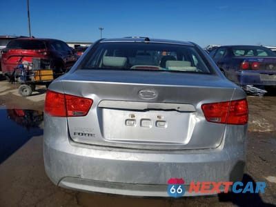 Zdjęcie 6 z 12 samochodu: 2010 KIA FORTE LX VIN:KNAFT4A28A5260124 - miniatura