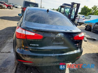 Zdjęcie 6 z 12 samochodu: 2015 KIA FORTE EX VIN:KNAFZ4A81F5373617 - miniatura