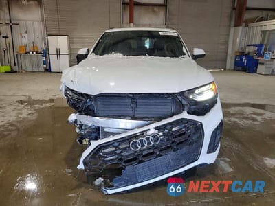 Piąte zdjęcie samochodu w środku: 2025 AUDI Q5 PREMIUM 45 VIN:WA1GAAFY9S2042165 - miniatura