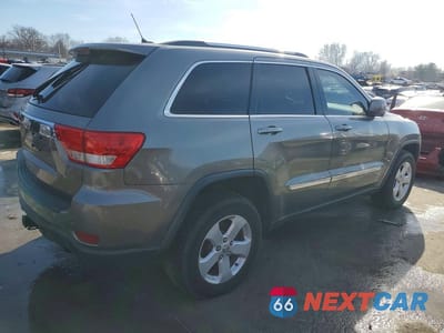 Trzecie zdjęcie samochodu z tyłu: 2013 JEEP GRAND CHEROKEE LAREDO VIN:1C4RJFAG9DC506448 - miniatura