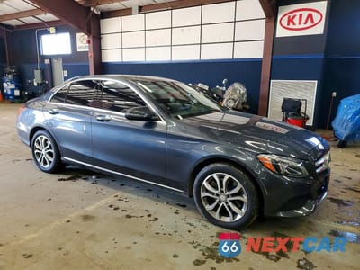 Czwarte zdjęcie samochodu z boku: 2016 MERCEDES-BENZ C 300 4MATIC VIN:55SWF4KB3GU151794 - miniatura