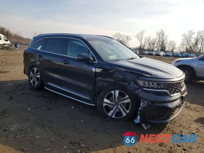 Czwarte zdjęcie samochodu z boku: 2023 KIA SORENTO HYBRID EX VIN:KNDRHDLG0P5213379 - miniatura