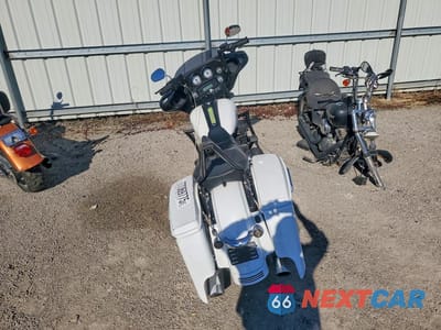 Czwarte zdjęcie samochodu z boku: 2013 HARLEY-DAVIDSON FLHX STREET GLIDE VIN:1HD1KBM11DB639719 - miniatura
