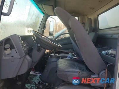 Zdjęcie 7 z 12 samochodu: 2014 ISUZU NPR VIN:JALB4W178E7F00287 - miniatura