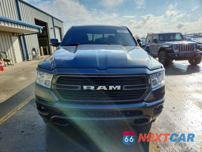 Piąte zdjęcie samochodu w środku: 2019 RAM 1500 BIG HORN VIN:1C6SRFMT1KN703139 - miniatura