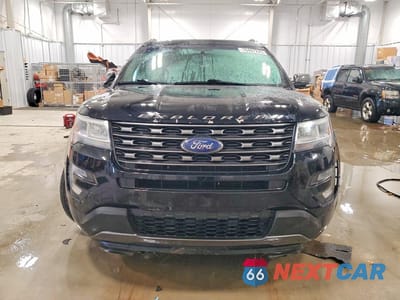 Piąte zdjęcie samochodu w środku: 2017 FORD EXPLORER XLT VIN:1FM5K8D82HGD84036 - miniatura
