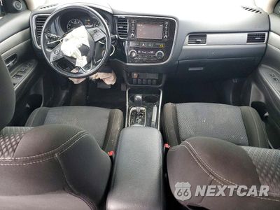 Zdjęcie 8 z 13 samochodu: 2017 MITSUBISHI OUTLANDER VIN:JA4AD2A33HZ057498 - miniatura
