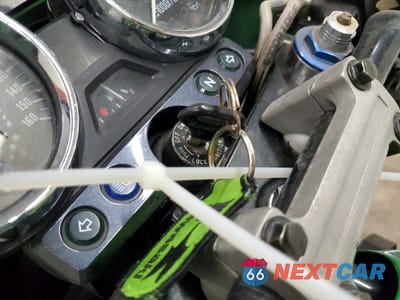 Zdjęcie 8 z 10 samochodu: 2000 KAWASAKI ZR1100 C VIN:JKAZRBC14YA038568 - miniatura