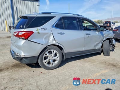 Trzecie zdjęcie samochodu z tyłu: 2020 CHEVROLET EQUINOX PREMIER VIN:2GNAXNEV5L6188163 - miniatura