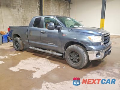 Czwarte zdjęcie samochodu z boku: 2010 TOYOTA TUNDRA GRADE VIN:5TFUY5F17AX141969 - miniatura