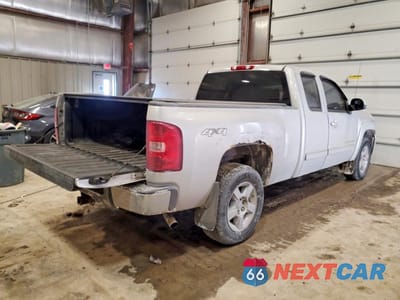 Trzecie zdjęcie samochodu z tyłu: 2010 CHEVROLET SILVERADO K1500 LTZ VIN:1GCSKTE36AZ154801 - miniatura