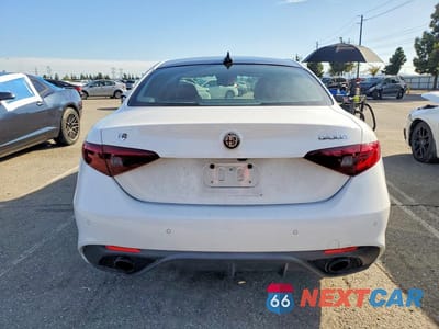 Zdjęcie 6 z 12 samochodu: 2023 ALFA ROMEO GIULIA VIN:ZARFAMBN4P7669628 - miniatura