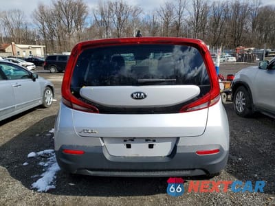 Zdjęcie 6 z 11 samochodu: 2020 KIA SOUL LX VIN:KNDJ23AUXL7057965 - miniatura