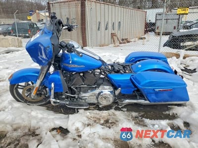 Trzecie zdjęcie samochodu z tyłu: 2018 HARLEY-DAVIDSON FLHX STREET GLIDE VIN:1HD1KBC15JB682540 - miniatura