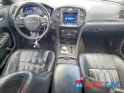 Zdjęcie 8 z 11 samochodu: 2017 CHRYSLER 300 S VIN:2C3CCAGG2HH565701 - miniatura