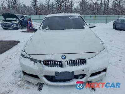 Piąte zdjęcie samochodu w środku: 2018 BMW 330 XI VIN:WBA8D9C52JA607884 - miniatura