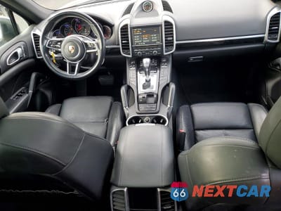 Zdjęcie 8 z 14 samochodu: 2016 PORSCHE CAYENNE VIN:WP1AA2A27GLA10299 - miniatura