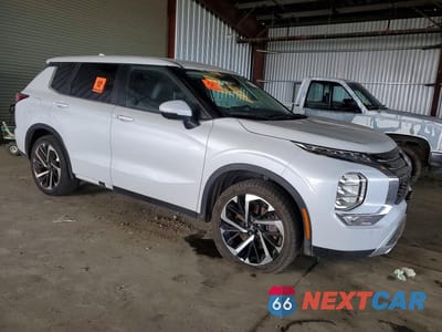Czwarte zdjęcie samochodu z boku: 2023 MITSUBISHI OUTLANDER SE VIN:JA4J3UA87PZ021998 - miniatura