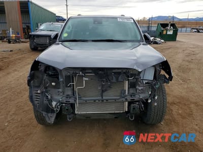 Piąte zdjęcie samochodu w środku: 2021 TOYOTA 4RUNNER SR5/SR5 PREMIUM VIN:JTENU5JR8M5952205 - miniatura